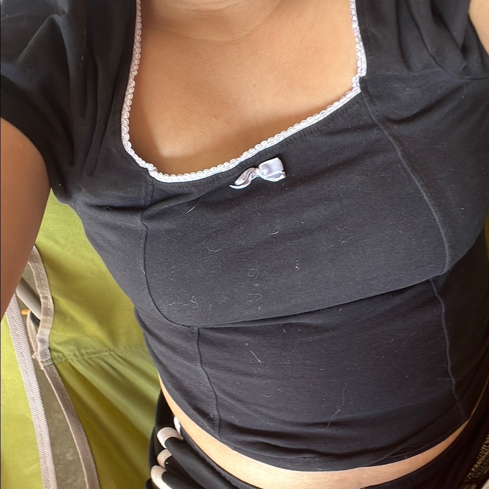 Chic Black Cropped Top with White Bow